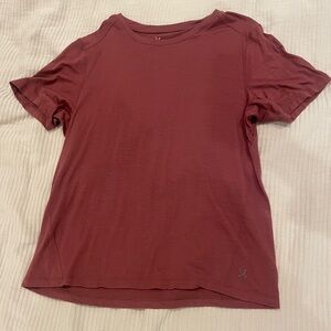 Soft burgundy men’s t